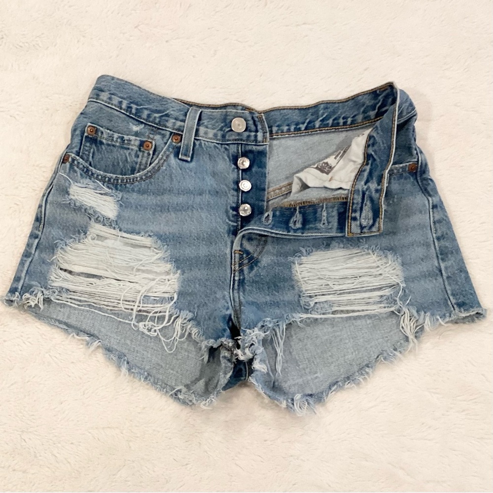Levi’s 501 W27 (US 4/5) Denim Women’s Shorts High Rise Distressed 56327-0321 - Picture 3 of 11
